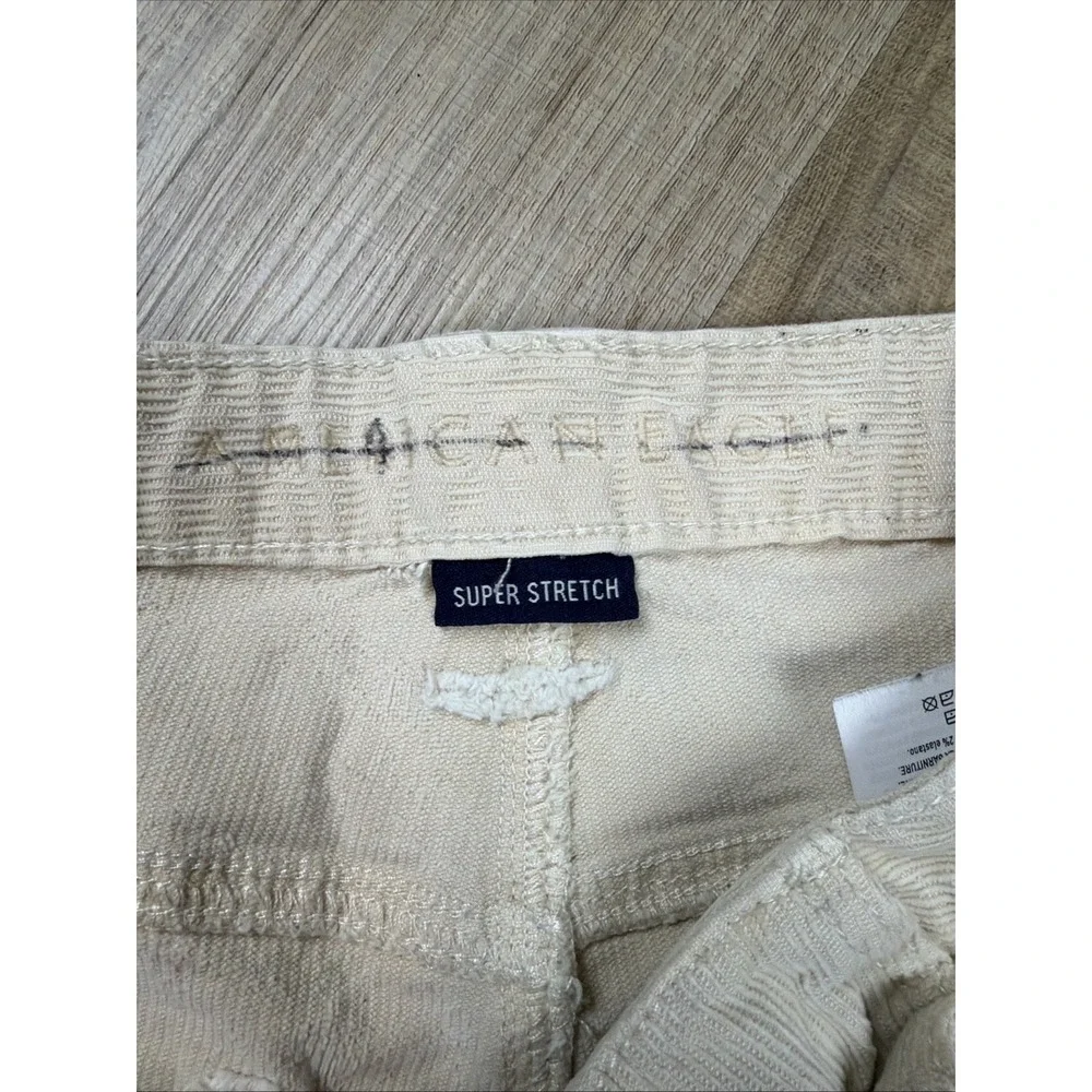 American Eagle Super Stretch Corduroy Shorts‎ Women Size 12 Cream Ivory Mid Rise